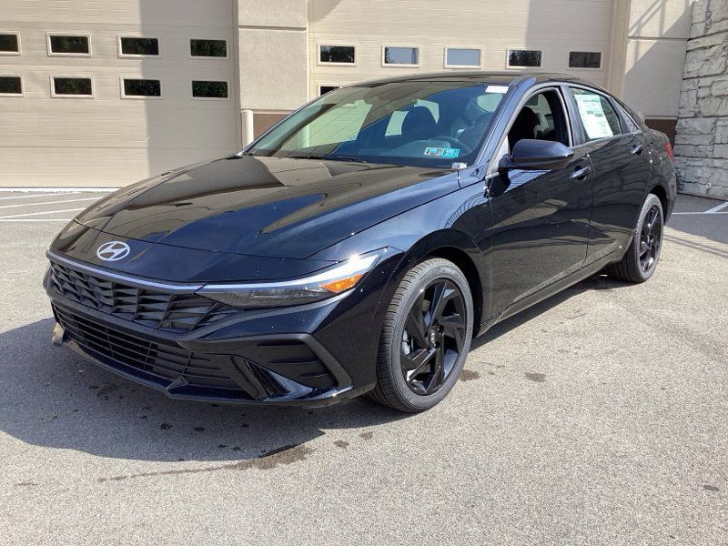 New 2026 Hyundai Elantra Sport FWD image 4