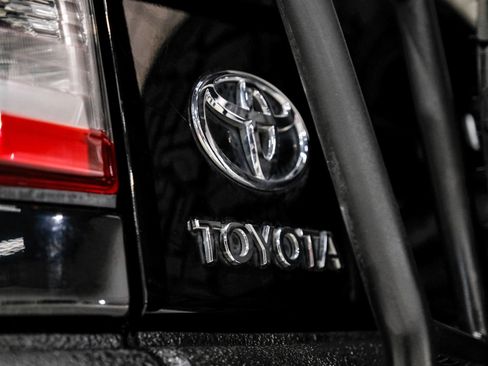 Used 2013 Toyota FJ Cruiser 4WD w/ Convenience Pkg image 54