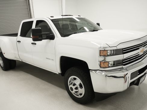 Used 2018 Chevrolet Silverado 3500 W/T w/ WT Fleet Convenience Package AWD/4WD image 2