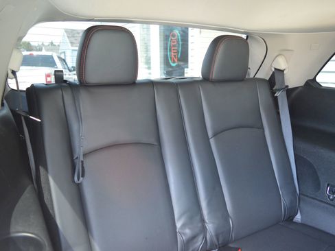 Used 2015 Dodge Journey R/T w/ Flexible Seating Group image 23