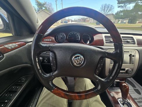 Used 2009 Buick Lucerne Super image 15