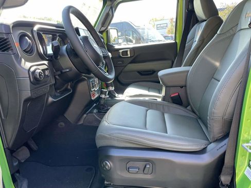 New 2025 Jeep Gladiator Mojave image 24