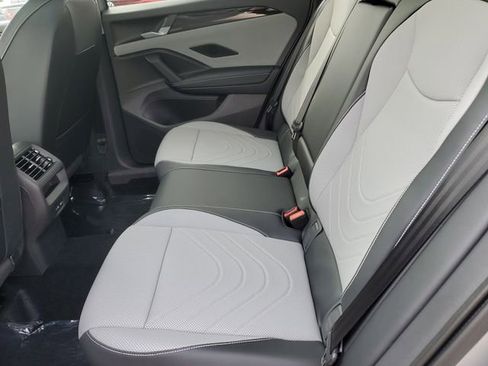 New 2026 Volkswagen Tiguan SE image 13