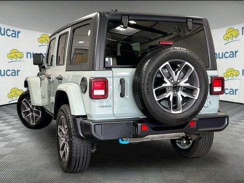 Used 2024 Jeep Wrangler Unlimited w/ Convenience Group AWD/4WD image 4