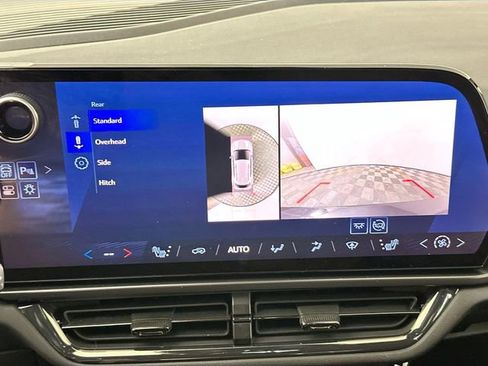 Used 2024 Chevrolet Equinox EV RS image 12