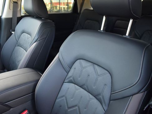 New 2026 Nissan Pathfinder Platinum w/ Accent Package FWD image 29