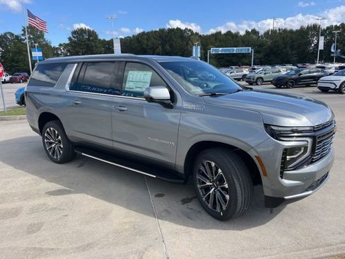New 2026 Chevrolet Suburban High Country image 13