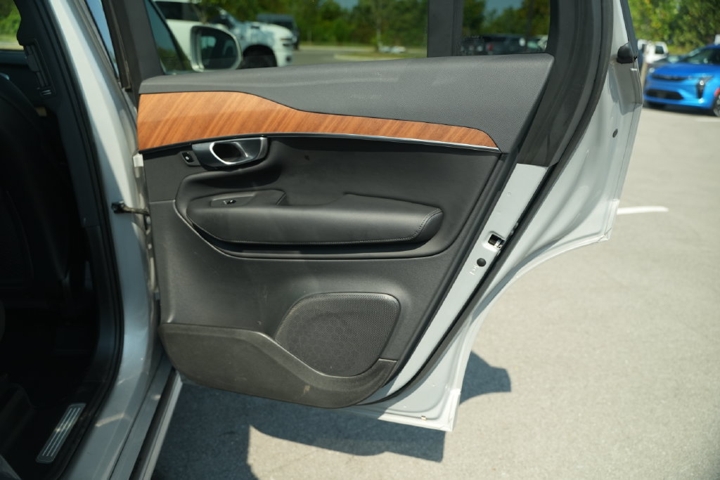 Used 2023 Volvo XC90 B5 Plus w/ Protection Package AWD/4WD image 26