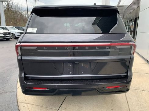 New 2026 Lincoln Navigator Reserve w/ Jet Appearance Package AWD/4WD image 11