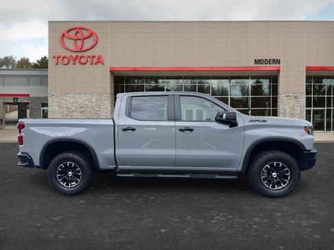 Used 2024 Chevrolet Silverado 1500 ZR2 w/ Technology Package AWD/4WD image 4