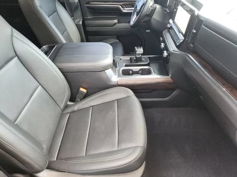 Used 2024 GMC Sierra 1500 SLT AWD/4WD image 10