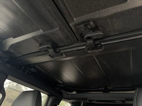 New 2025 Ford Bronco Outer Banks w/ Sasquatch Package AWD/4WD image 28