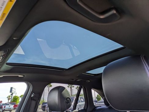 Used 2021 Mercedes-Benz GLC 300 4MATIC image 16