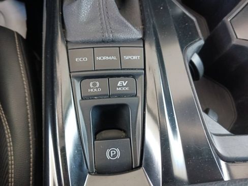 Used 2025 Toyota Camry SE FWD image 24