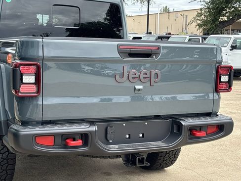 Used 2026 Jeep Gladiator Rubicon w/ Steel Power Dome Hood Package AWD/4WD image 5