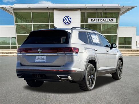New 2026 Volkswagen Atlas SE image 3