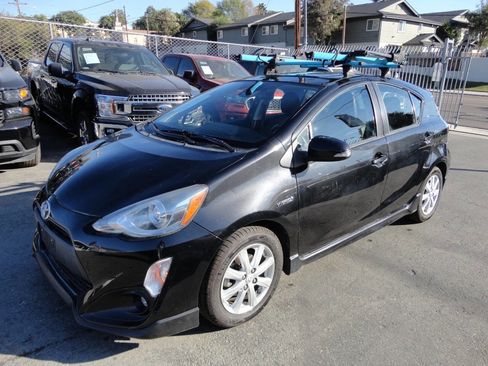 Used 2017 Toyota Prius C Four image 1