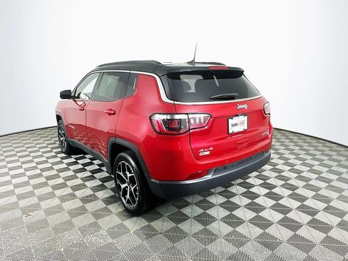 Certified 2025 Jeep Compass Limited AWD/4WD image 7