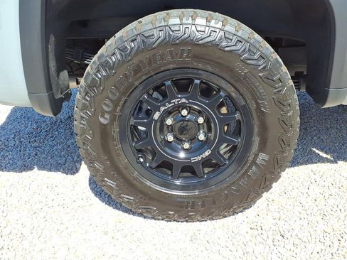 Used 2024 GMC Sierra 1500 AT4X w/ AT4X AEV Edition AWD/4WD image 14