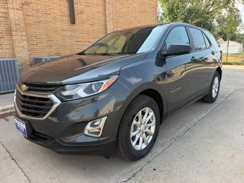 Used 2021 Chevrolet Equinox LS AWD/4WD image 18