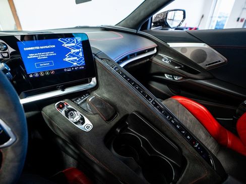 Used 2021 Chevrolet Corvette Stingray w/ Z51 Performance Package image 47