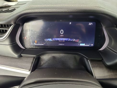 Used 2023 Jeep Grand Cherokee Limited w/ Black Appearance Package image 11