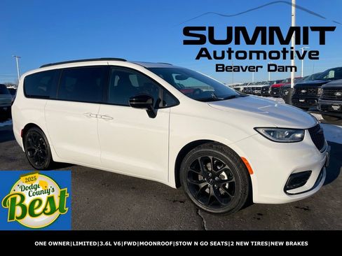 Used 2025 Chrysler Pacifica Limited FWD image 1