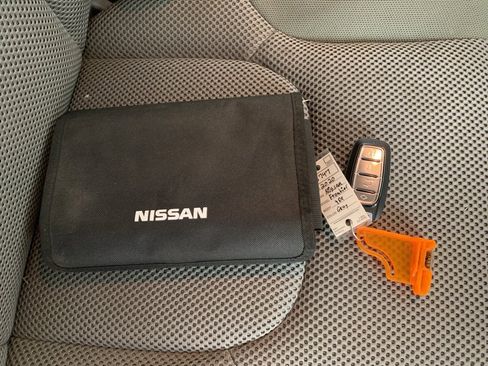 Used 2020 Nissan Frontier SV image 38