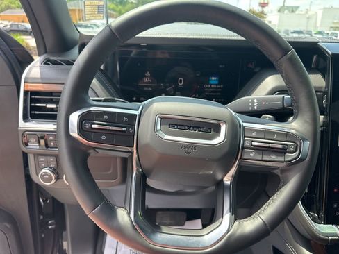 Used 2025 GMC Yukon Denali AWD/4WD image 13