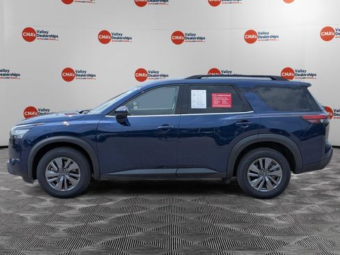 Used 2025 Nissan Pathfinder SV AWD/4WD image 8