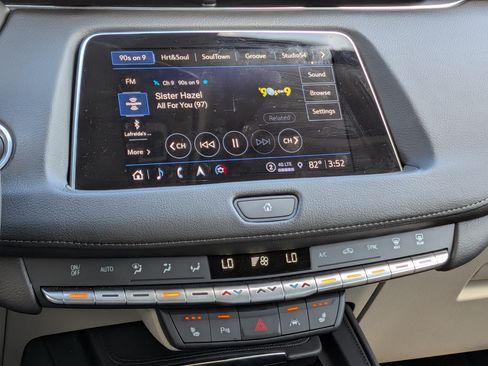 Used 2023 Cadillac XT4 Premium Luxury w/ Cold Weather Package FWD image 19