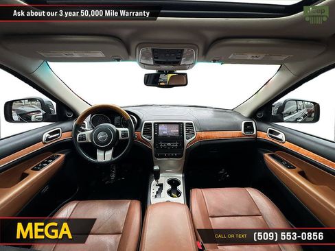 Used 2013 Jeep Grand Cherokee Overland w/ Advance Technology Group AWD/4WD image 25