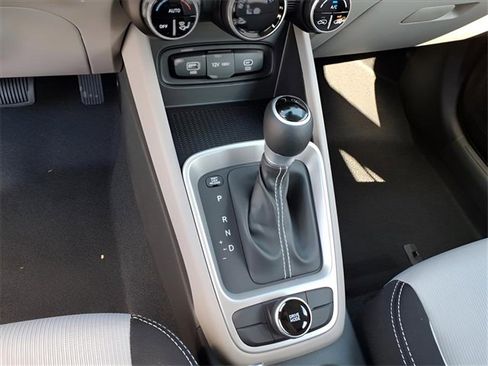 New 2025 Hyundai Venue SEL image 16