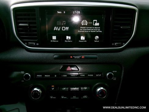 Used 2020 Kia Sportage LX AWD/4WD image 10