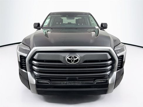 Used 2023 Toyota Tundra Limited w/ Power Package image 9