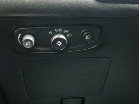 Used 2022 Buick Encore GX Preferred w/ Cold Weather Comfort Package FWD image 12