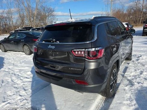 Used 2022 Jeep Compass Limited image 3