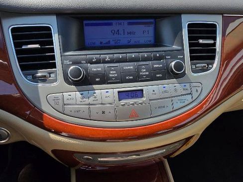 Used 2013 Hyundai Genesis 3.8 RWD image 22