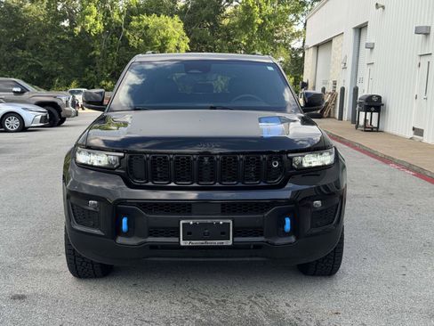Used 2022 Jeep Grand Cherokee Trailhawk w/ Advanced Protech Group II AWD/4WD image 2