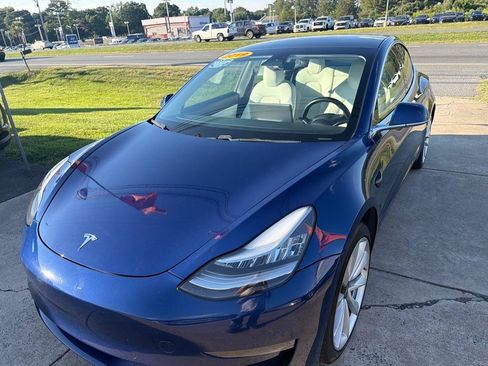 Used 2019 Tesla Model 3 Mid Range RWD image 5