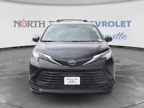 Used 2022 Toyota Sienna LE FWD image 8