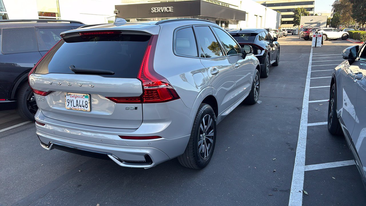 Used 2024 Volvo XC60 B5 Core AWD/4WD image 4
