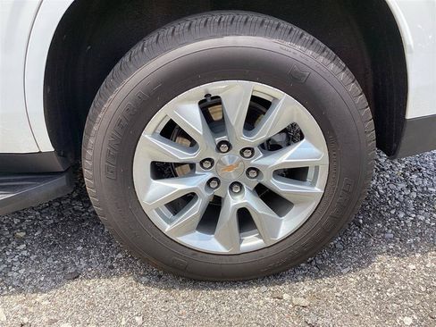 Used 2025 Chevrolet Tahoe LT RWD image 10