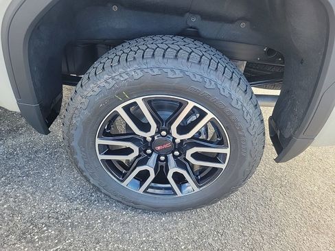 New 2026 GMC Sierra 1500 AT4 w/ AT4 Premium Package AWD/4WD image 15