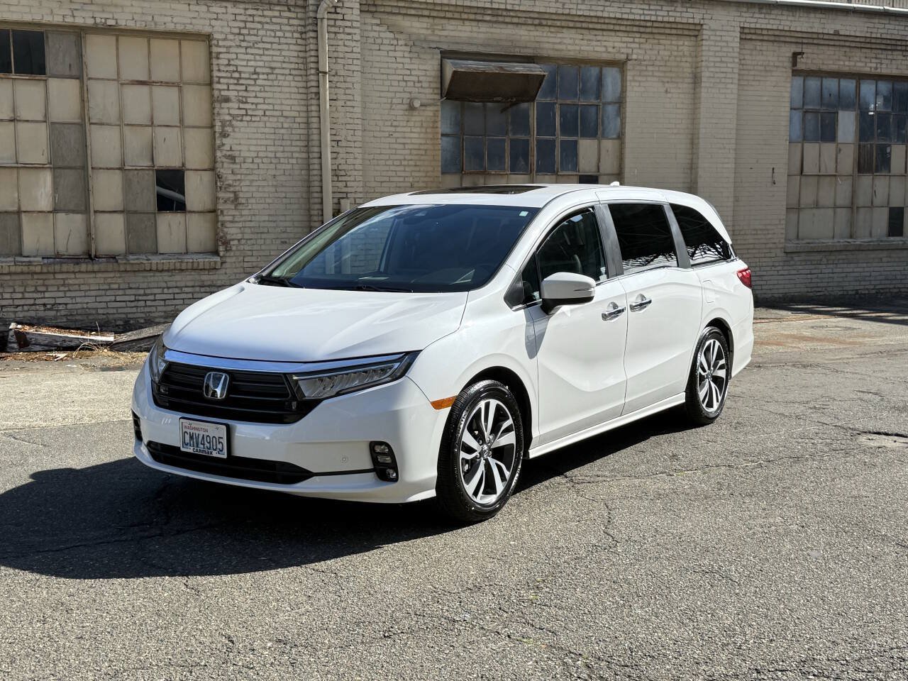 Used 2023 Honda Odyssey Touring image 2