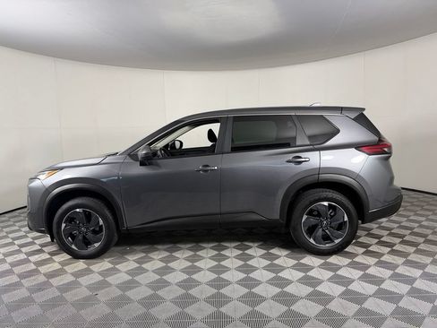 Used 2025 Nissan Rogue SV FWD image 11