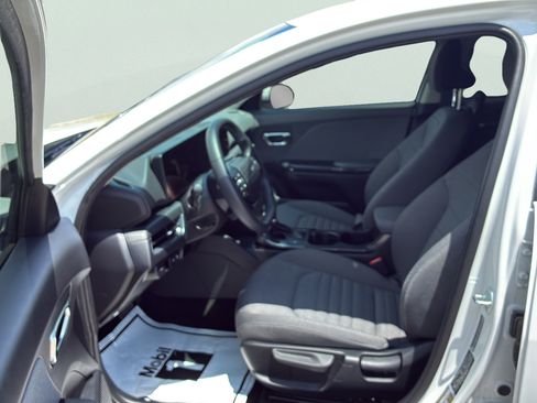 Used 2025 Kia K4 EX FWD image 13