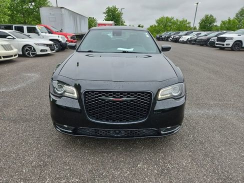 Used 2022 Chrysler 300 S w/ Comfort Group RWD image 2