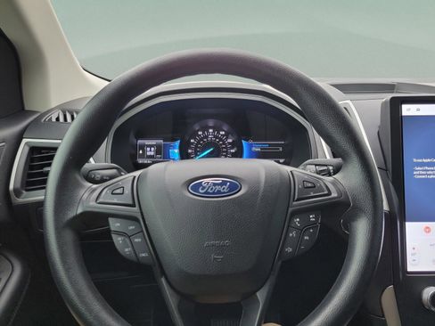 Used 2022 Ford Edge SE w/ Black Appearance Package image 11