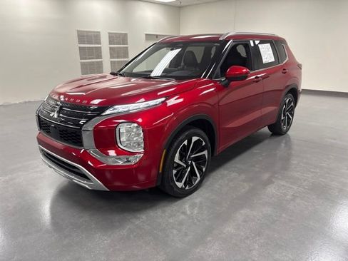 Used 2024 Mitsubishi Outlander SEL FWD image 3